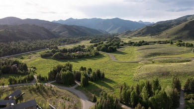 Build your dream home just minutes north or town with Baldy - photo 5