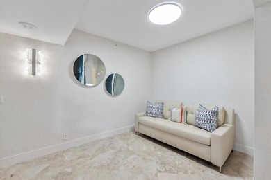 Furnished, elegant and thoughtfully designed Reverse Fairmont in - photo 7