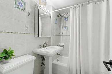 Welcome to 4555 Henry Hudson Pkwy #805 at Briar Oaks, a bright - photo 31