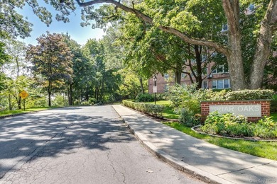 Welcome to 4555 Henry Hudson Pkwy #805 at Briar Oaks, a bright - photo 41