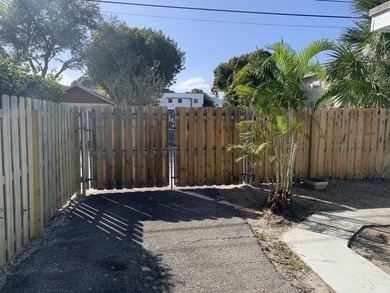 2 HOMES - Charming homes located in the heart of Lake Worth - photo 49