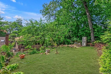 Welcome to your new home. This magnificent custom-built brick - photo 23