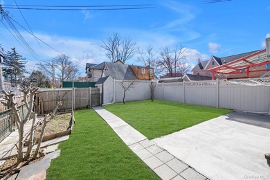 Welcome to this classic, all-brick semi-attached townhouse in - photo 23