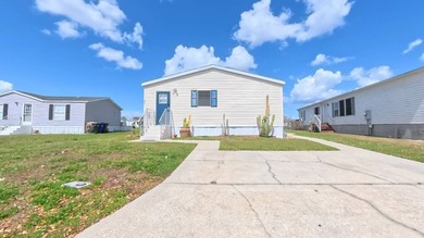 This 2002 double-wide manufactured home offers 3 bedrooms and 2 - photo 2