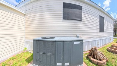 This 2002 double-wide manufactured home offers 3 bedrooms and 2 - photo 8
