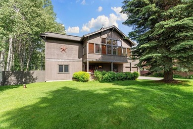 A well kept secret is this fabulous four bedroom three bath home - photo 1