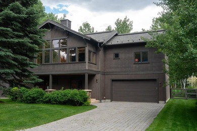 A well kept secret is this fabulous four bedroom three bath home - photo 2