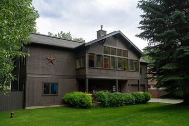 A well kept secret is this fabulous four bedroom three bath home - photo 3