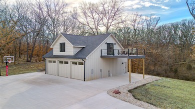 Diamondhead Lake Home For Sale in Dexter Iowa