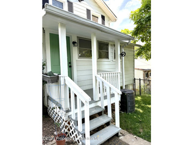 Welcome to 409 Charlotte Avenue! This cozy home located in South - photo 31