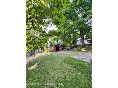 Welcome to 409 Charlotte Avenue! This cozy home located in South - photo 33