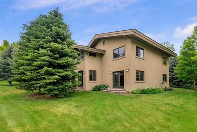 Gorgeous and comfortable, this 5 bedroom ensuite home is just - photo 3