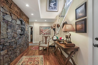 Gorgeous and comfortable, this 5 bedroom ensuite home is just - photo 6