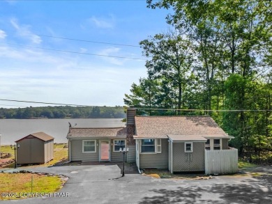 Lake Home For Sale in East Stroudsburg, Pennsylvania