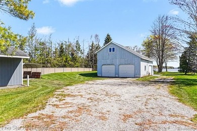Great price improvement; Best buy and location on the lake! Rare - photo 9