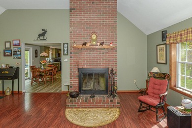 Welcome to this well-maintained Colonial-style home offering 3 - photo 26