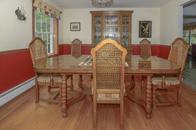 Welcome to this well-maintained Colonial-style home offering 3 - photo 31