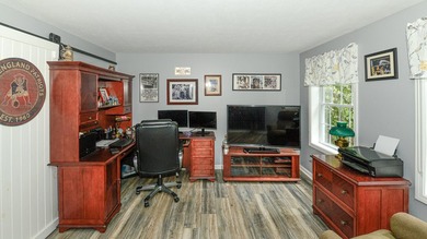 Welcome to this well-maintained Colonial-style home offering 3 - photo 33