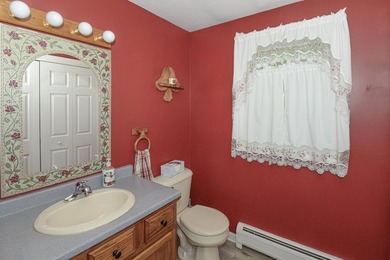 Welcome to this well-maintained Colonial-style home offering 3 - photo 36