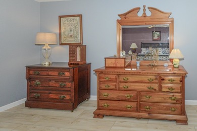 Welcome to this well-maintained Colonial-style home offering 3 - photo 43
