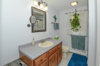 Welcome to this well-maintained Colonial-style home offering 3 - photo 44