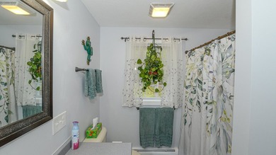 Welcome to this well-maintained Colonial-style home offering 3 - photo 45
