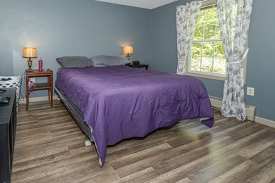 Welcome to this well-maintained Colonial-style home offering 3 - photo 48
