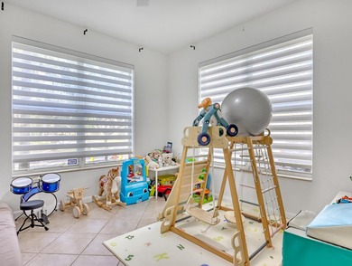 Welcome to Parkside Square, a hidden gem in Boynton Beach. This - photo 10