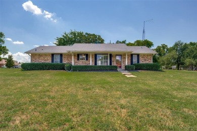 Lake Home Sale Pending in Gainesville, Texas