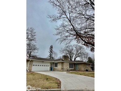 Mississippi River - Des Moines County Home For Sale in Burlington Iowa