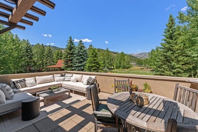This exceptional 1.3-acre estate combines timeless architecture - photo 5