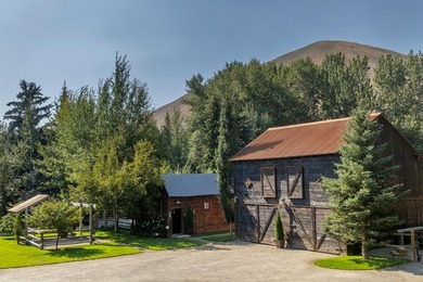 Beautiful private compound three bed main house two guest - photo 8