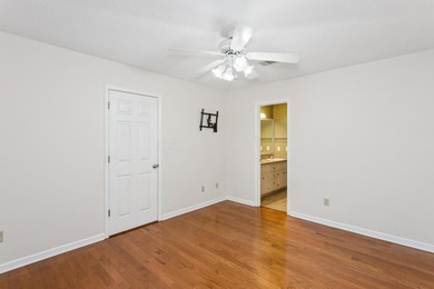 Are you ready to move in? The main areas have beautiful, new - photo 12