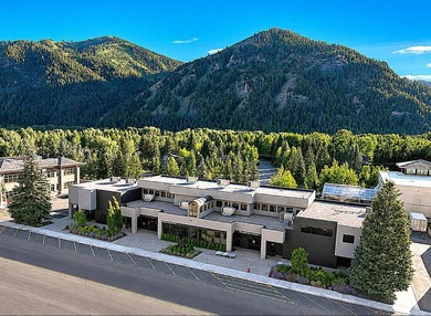 Rare Ketchum investment and owner-user opportunity on 0.82 acres - photo 1