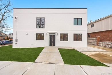 (private lake, pond, coastal) Home For Sale in Bayside New York