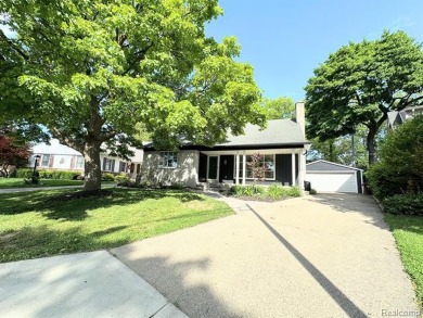 Lake Saint Clair Home For Sale in Grosse Pointe Woods Michigan