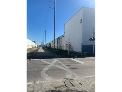 Welcome to Allapattah! This former ice factory w/a combined 15 - photo 12