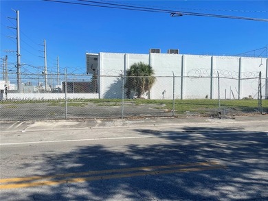 Welcome to Allapattah! This former ice factory w/a combined 15 - photo 13