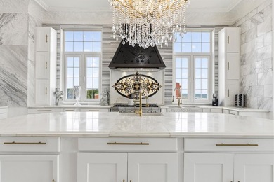 The Ocean Palace | 123 Pioneer Loop. An Unrivaled Oceanfront - photo 15
