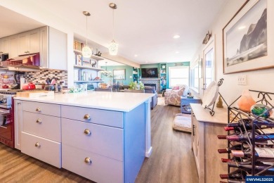 Low Bank, Ocean Front Home upgraded with new luxury vinyl, Gas