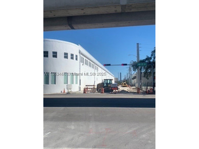 Welcome to Allapattah! This former ice factory w/a combined 15 - photo 38