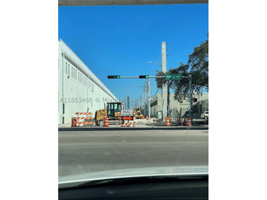 Welcome to Allapattah! This former ice factory w/a combined 15 - photo 39