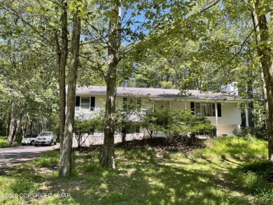 Lake Home For Sale in Pocono Summit, Pennsylvania