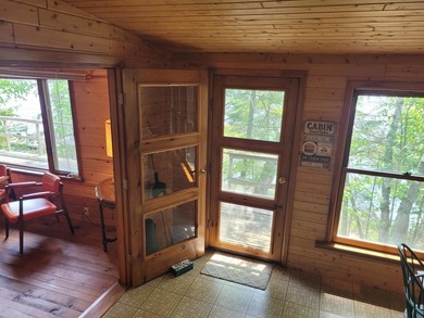 Rainy Lake. Amazingly charming 2 bedroom Keyes Island cabin on - photo 11