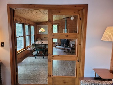 Rainy Lake. Amazingly charming 2 bedroom Keyes Island cabin on - photo 12