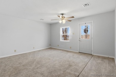 Beautiful FULLY remodeled 2 bedroom 2 bathroom 2nd tier lake - photo 14