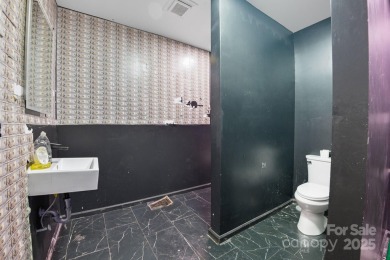 Prime opportunity at 6711 Freedom Drive - this spacious property