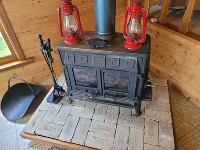Rainy Lake. Amazingly charming 2 bedroom Keyes Island cabin on - photo 17