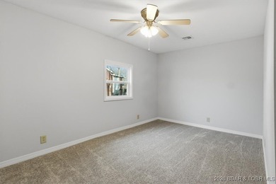 Beautiful FULLY remodeled 2 bedroom 2 bathroom 2nd tier lake - photo 18