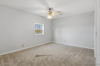 Beautiful FULLY remodeled 2 bedroom 2 bathroom 2nd tier lake - photo 19
